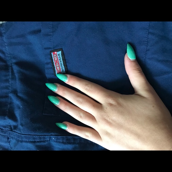 Navy blue scrubs - Picture 2 of 3